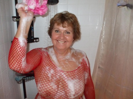 horny bbw masturbates and squirts beautiful naked pic