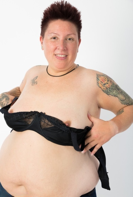 chubby playgirl rides vigorously free porn photo