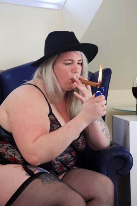 ssbbw ms fat booty sexy naked picture