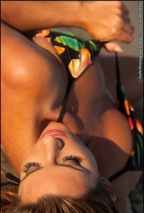 bbw facesitting skinny girl nude photos