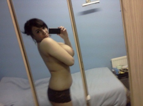thick brunette latinas xxx image