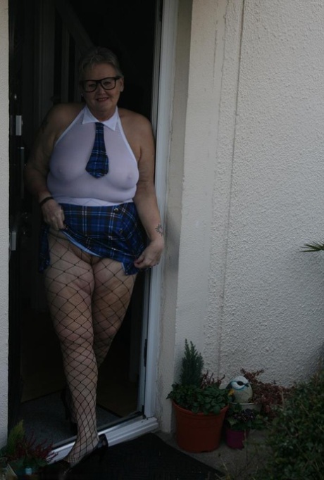 curvy arab milf free images