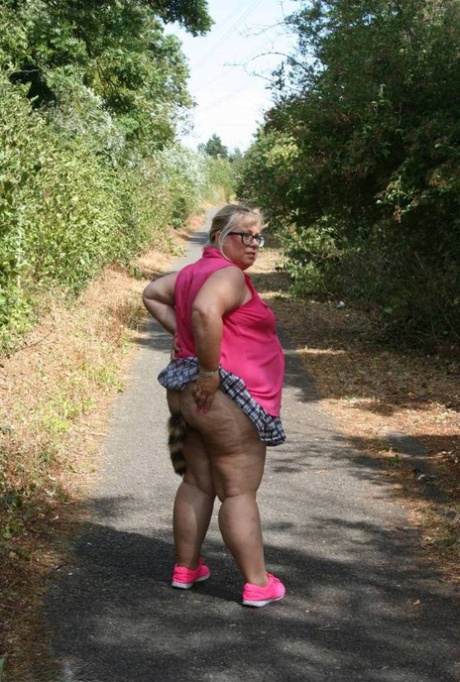 thick legs anal hd galleries