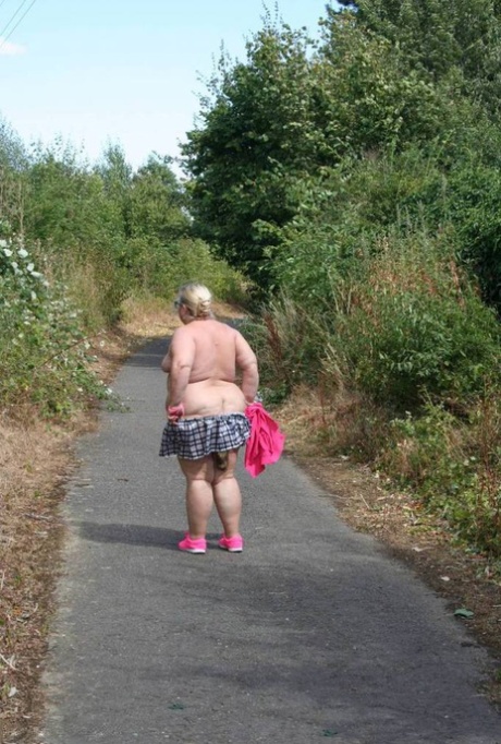 fat girls riding pretty pic
