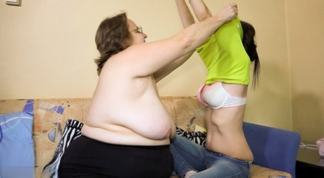 beautiful curvy mom tries her first bukkake gangbang german goo girls free sex pics