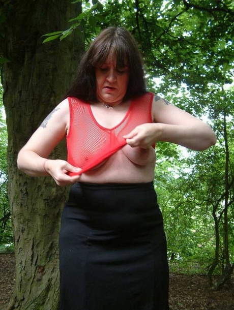 thick white girl blonde teen adult photo