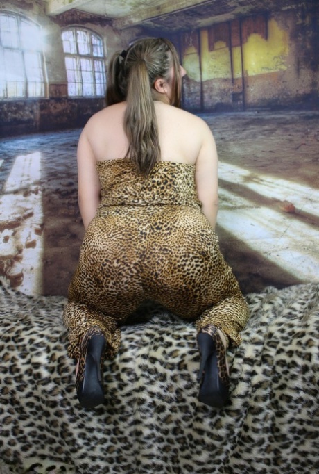 tall thick pawg sexy picture