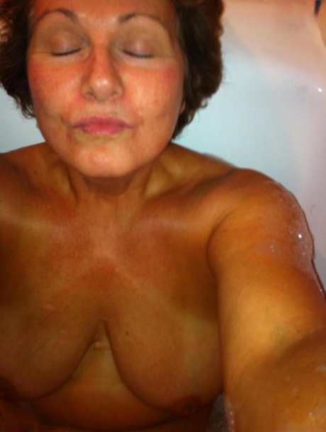 watch bbw s naked picture