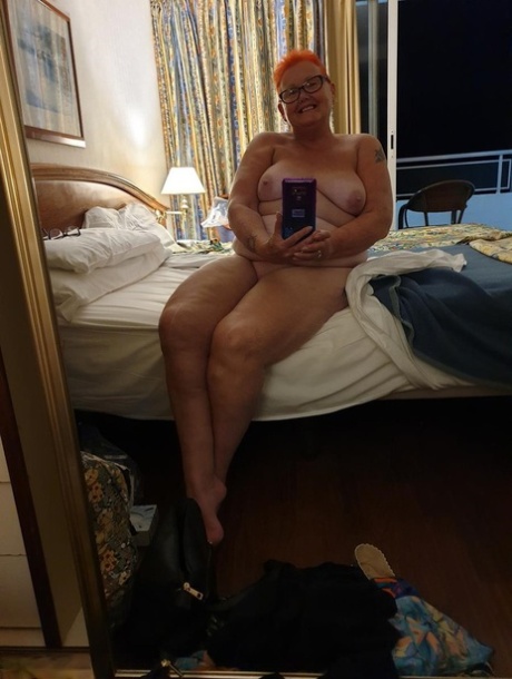 bbw sloppy kissing adult pic