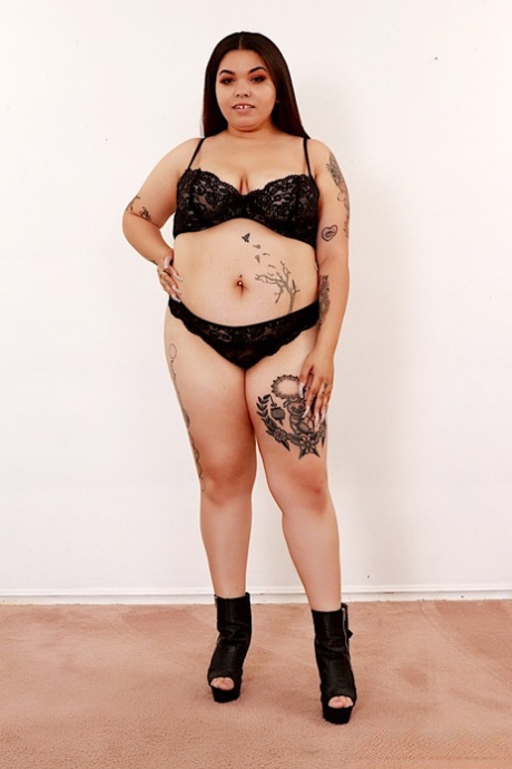chubby girl cute face pretty pic