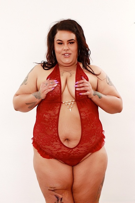 curvy wrestling porno galleries