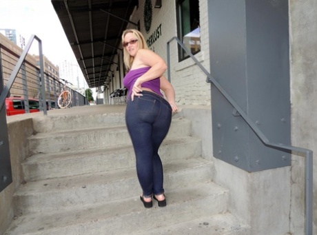 big booty riding good beautiful naked archive