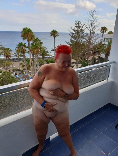 bbw pissed on perfect photo