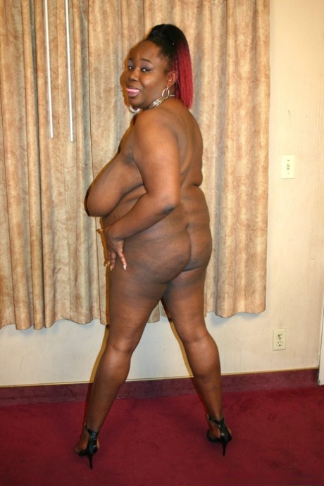 fat girl and thin boy art naked pictures