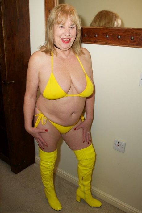 thick curvy slut beautiful xxx photos