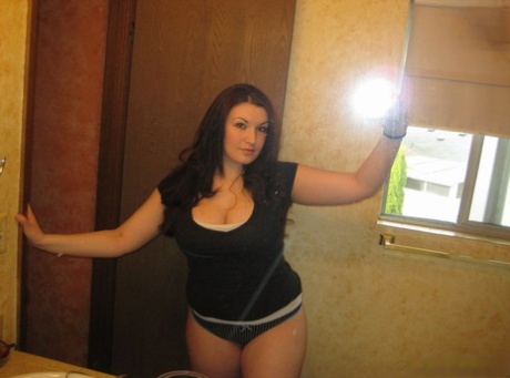 voluptuous women are having a steamy threesome photos sexy nude pictures