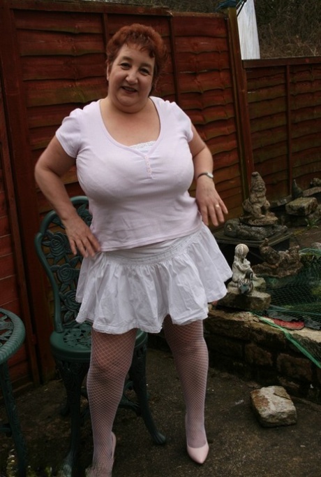 thick thighed goth girl pornos photos
