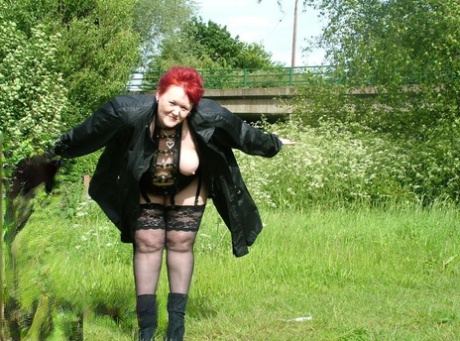 fat english girls naked hot nude pictures