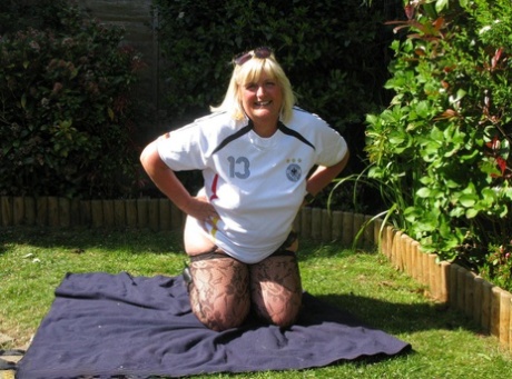 fat blond teen pornographic photos