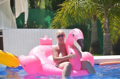 hugh big ass slut load beautiful photos