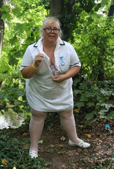 horny bbw stepmom naked image