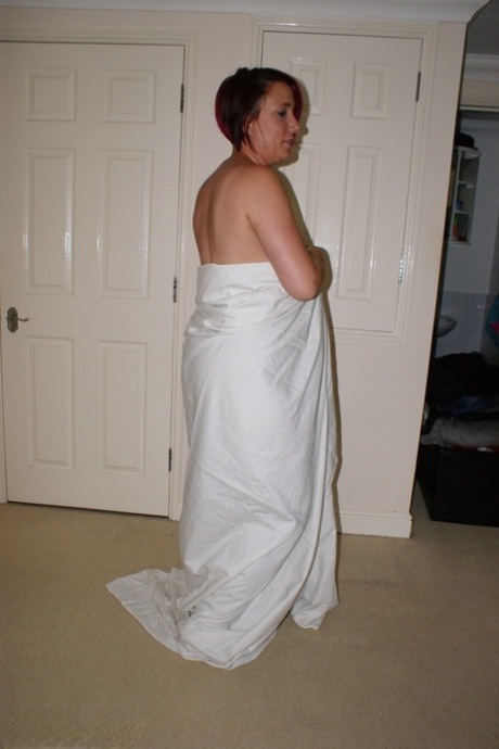 thick cheating wife on hidden camera sex pictures
