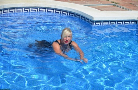 chubby blonde teen sluts art naked galleries