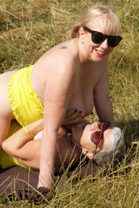 horny pregnant bbw slut pretty photo
