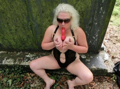 fat dominant mistress adult photos