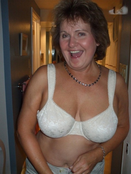 ass fingering mom bbw naked galleries