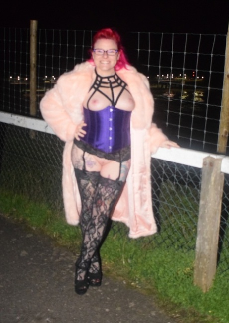 curvy voluptuous women bent over best picture
