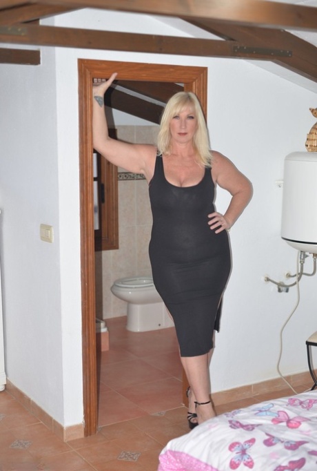 whip dominate chubby gimp art naked photos