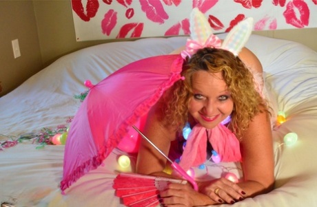 bright blonde bbw una hd images