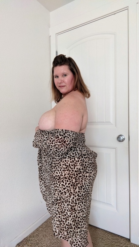 voluptuous ebony women pornos images
