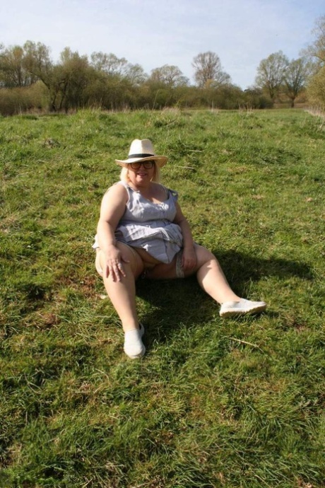 bbw takes control sexy naked pictures