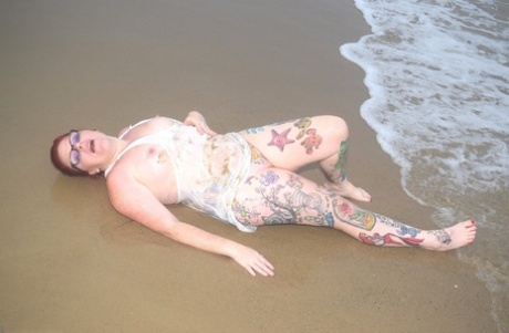 thick girl leggings sexy naked pictures