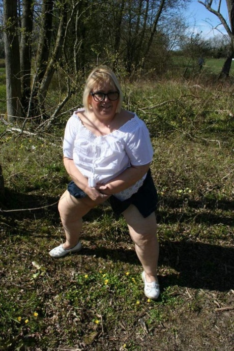 thick loona free gallery