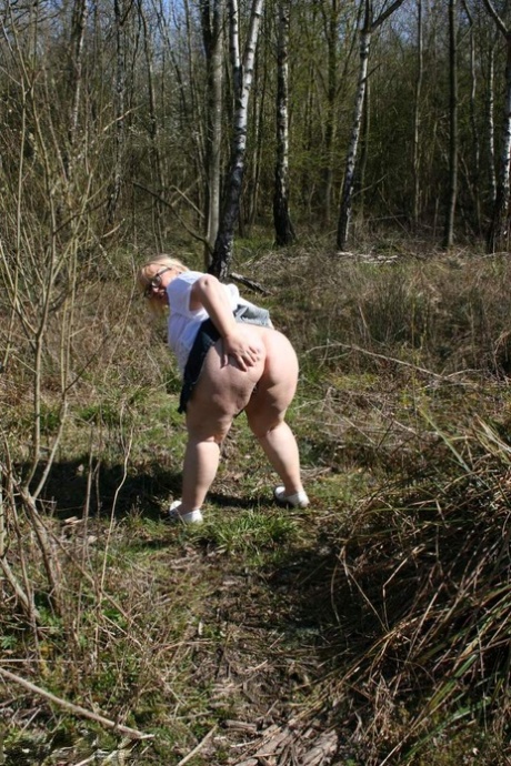 milky breastfeeding bbw kock trampling6 nudes images