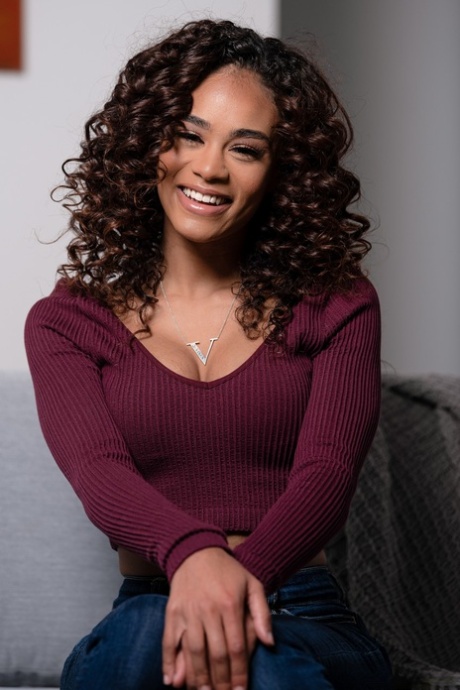 curvy emma xxx galleries