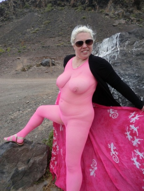 curvy older milf sex gallery