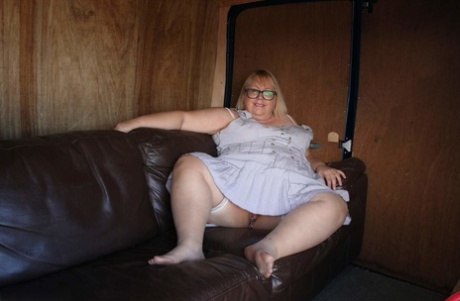 chubby slut flashes tits art nude photo