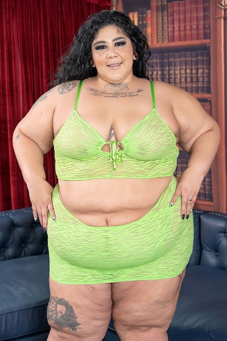 curvy college girls pornographic picture