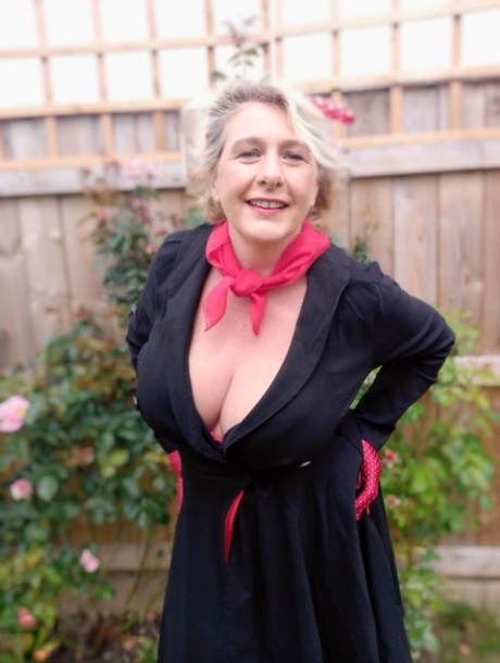 fat upskirt pantie porn art nude image
