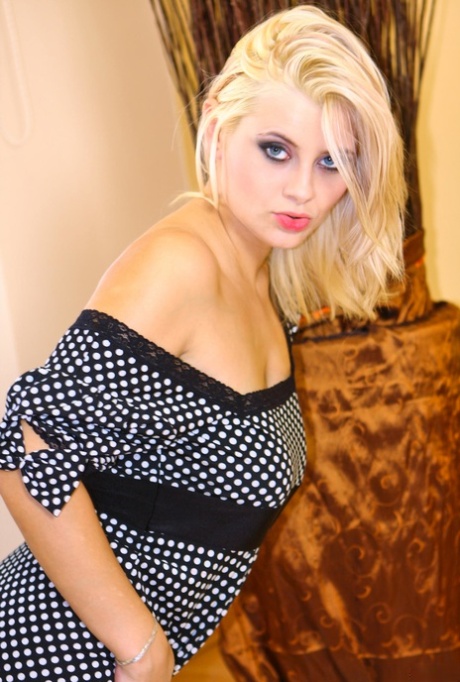 chubby blonde mature in stockings sexy xxx galleries