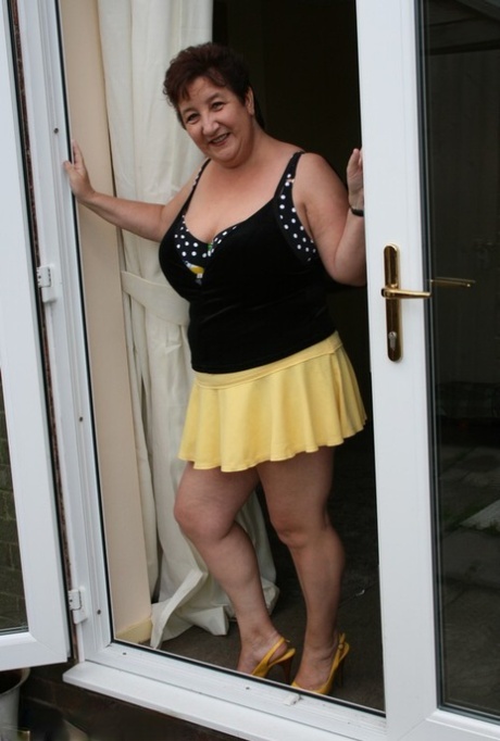 chubby teen in pantyhose art xxx pic