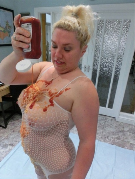 chickpass curvy housewife selena sky is double fucking her dildos beautiful xxx image