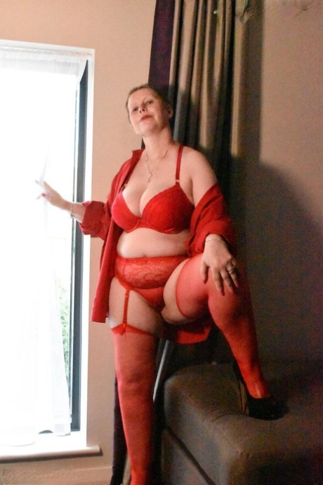 thick filipina milf free pic