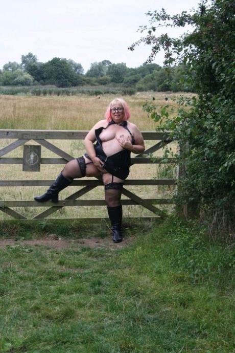 the erected and thick penis makes pussy begin squelching hot naked pics