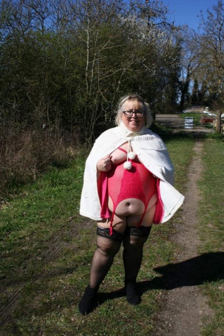 aged love horny bbw blonde granny in stockings lacey has hot photo