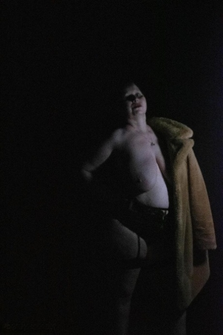 jenny welch grinds her pussy on a fat old man beautiful xxx photo